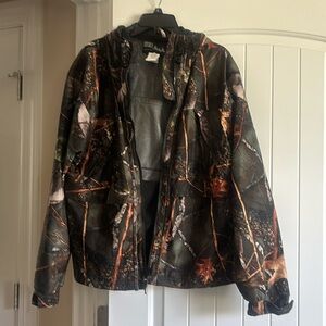 Lightweight camo jacket. Size medium.